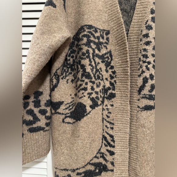 Leopard Long Knit Cardigan - Picture 7 of 13